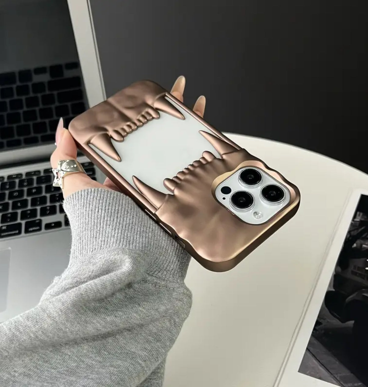 Tiger Tooth Case