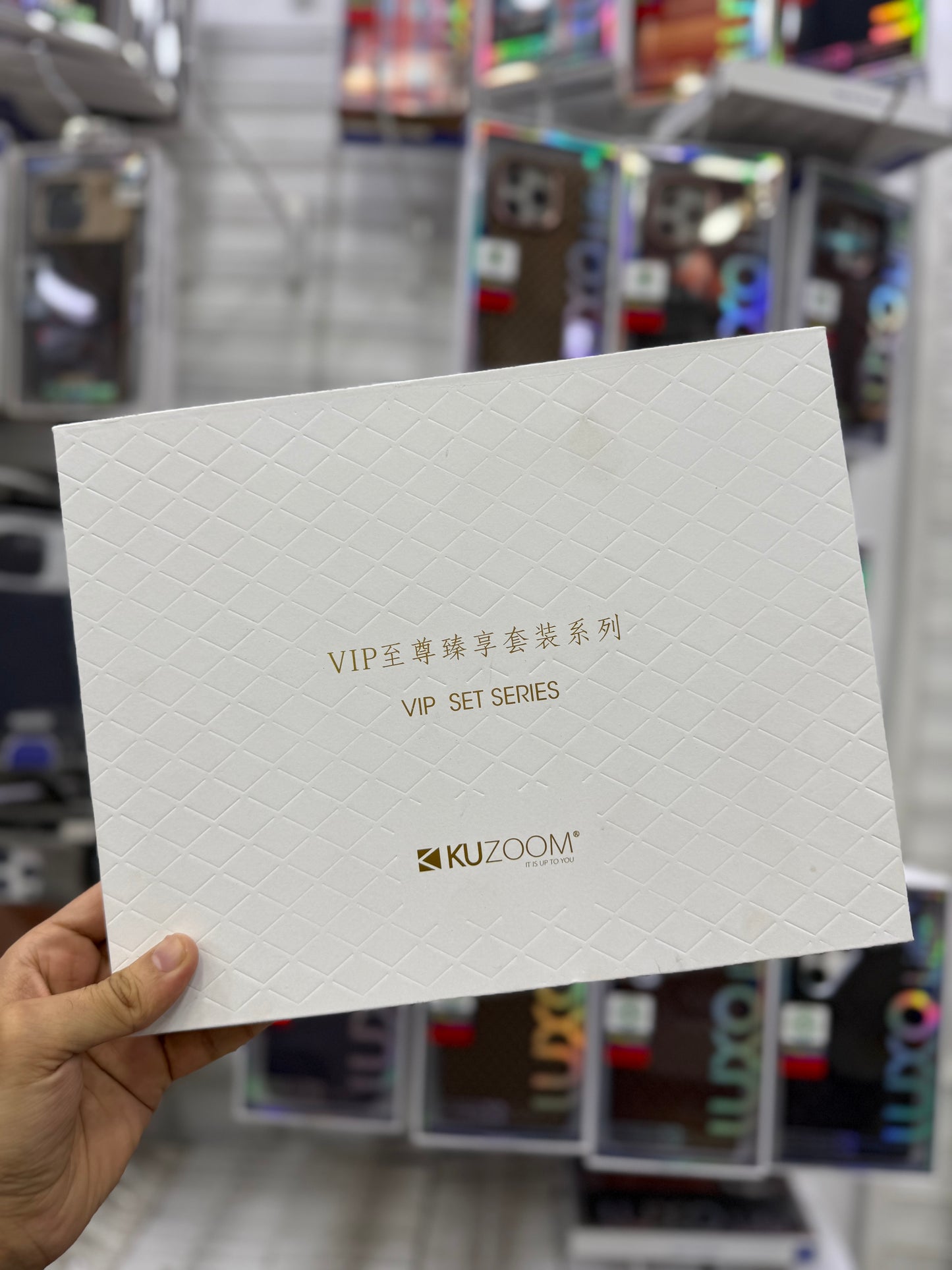 Kuzoom 3 in 1 Set (Phone Case/Screen Protector/Camera Lens Protectors) - 17 Pro Max