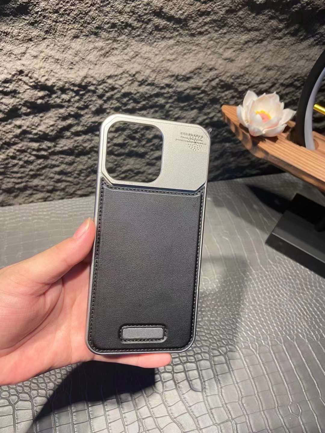 Metal MagSafe Perfume Leather Case