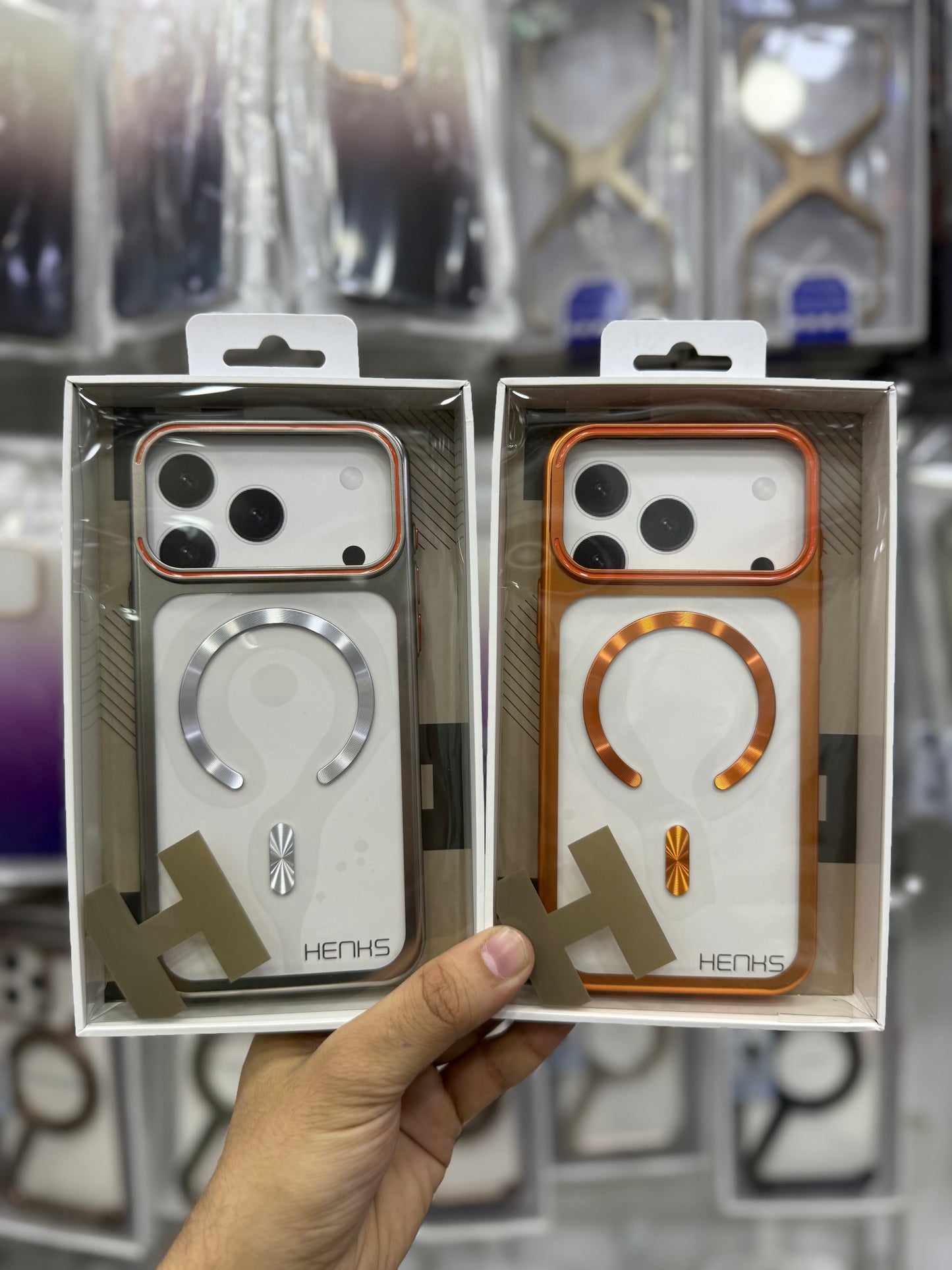 Henks MagSafe Case with Camera Stand - 17 Pro Max