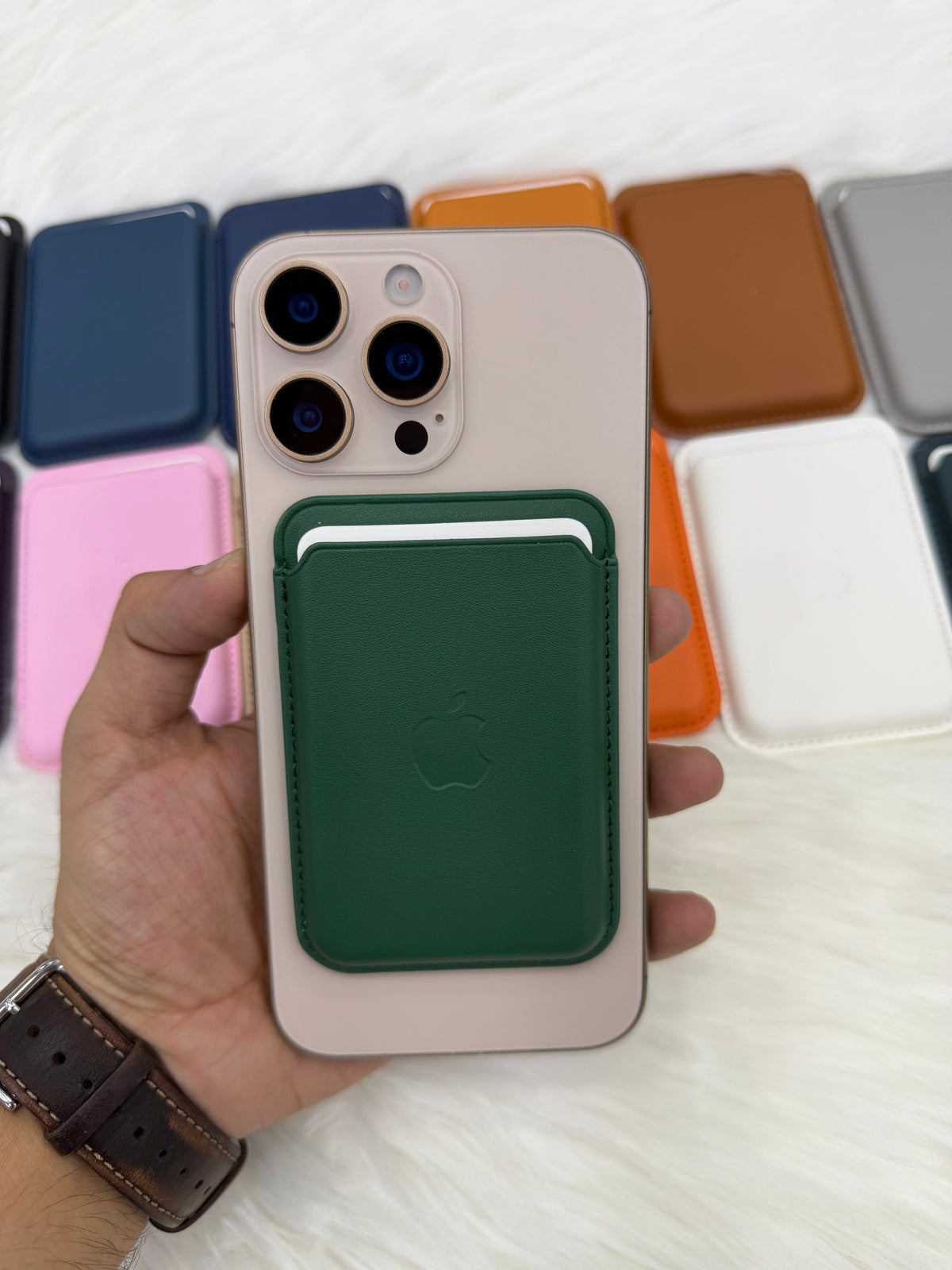 Apple Leather MagSafe Wallet With Animation