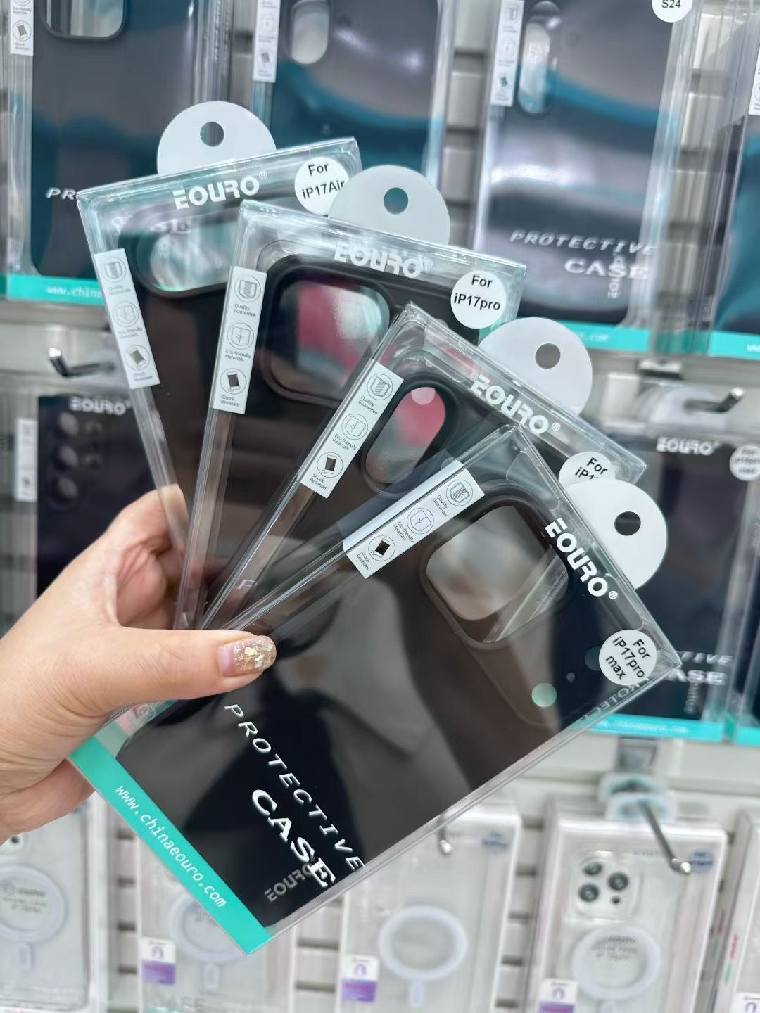 Eouro Slim Black Soft Case - 17 Series