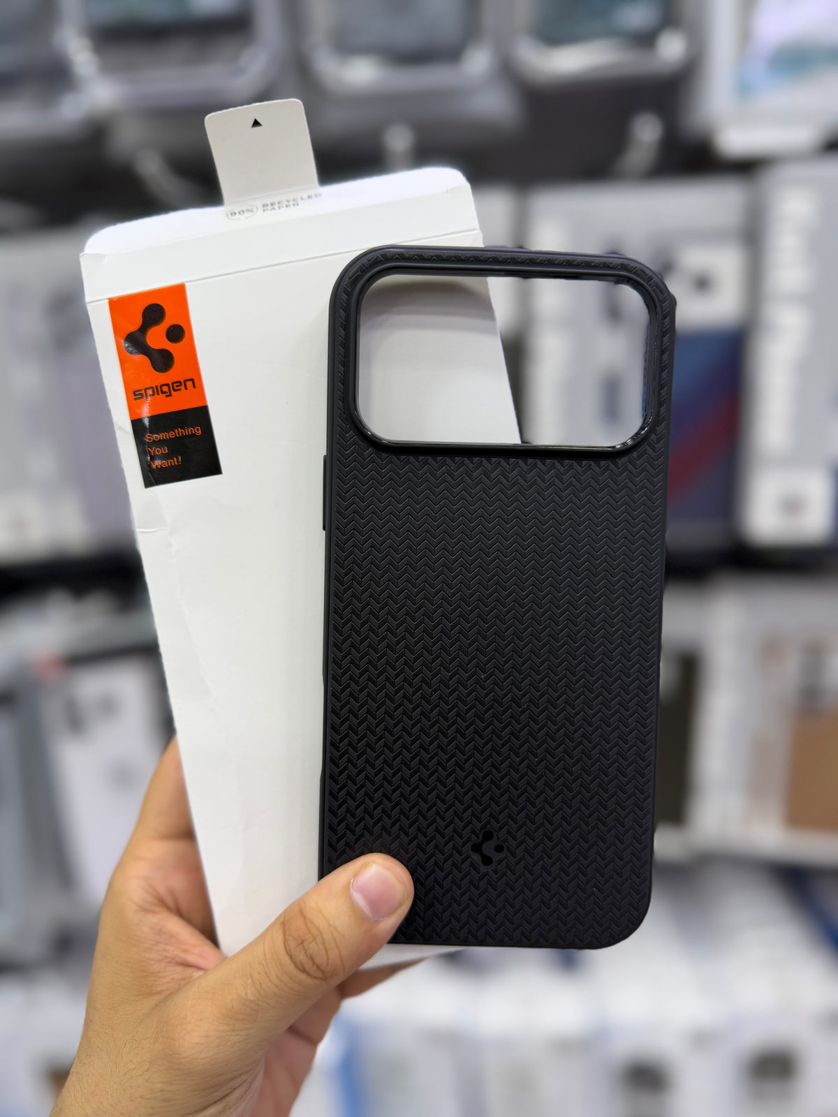 Spigen Mag Armor MagSafe Case - 18 Pro Max/17 Pro Max