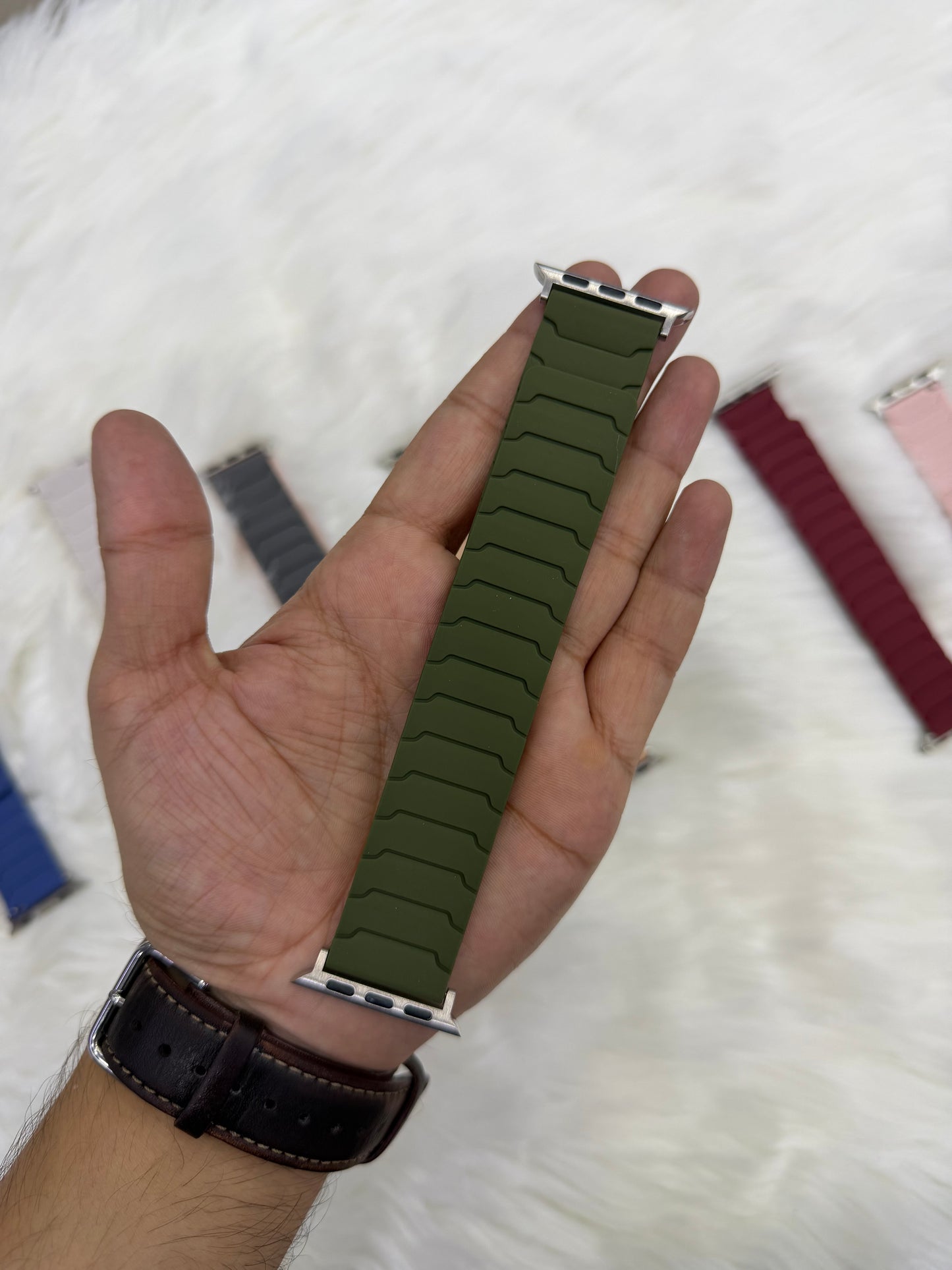 Silicone Magnetic Loop Strap - 38mm to 49mm