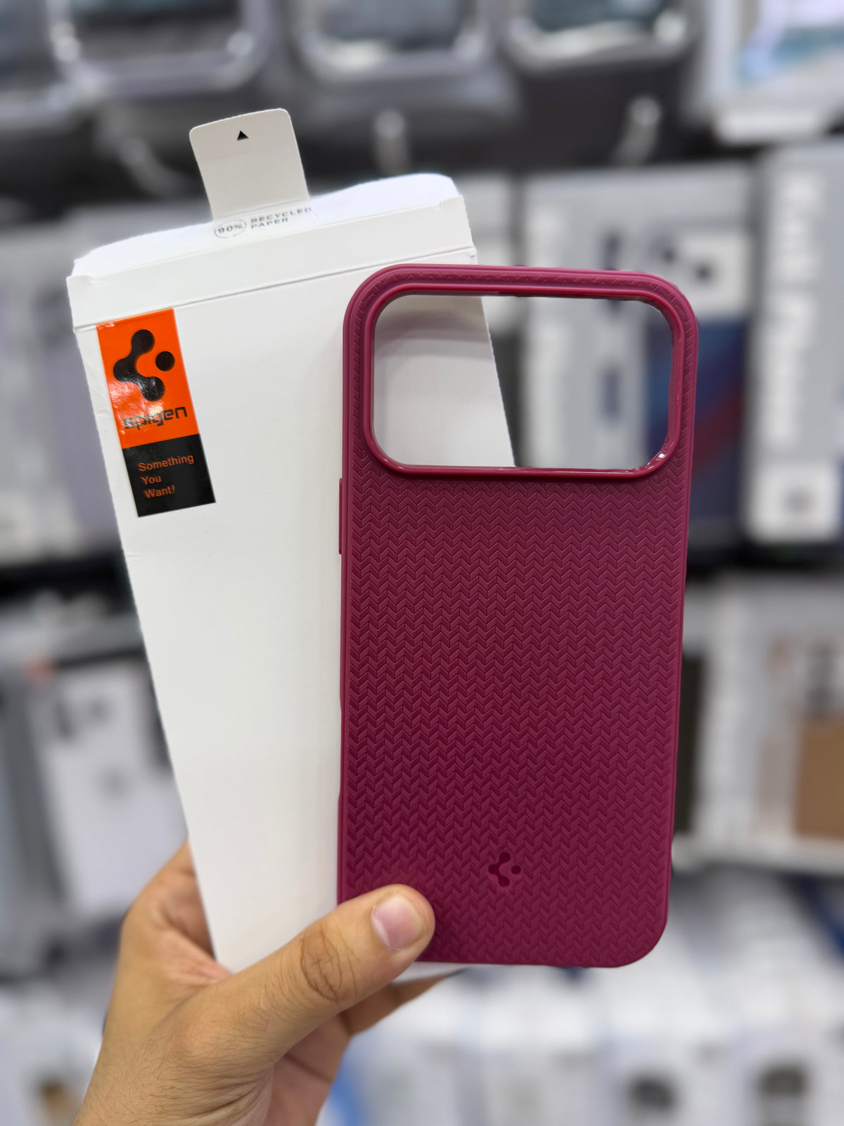 Spigen Mag Armor MagSafe Case - 18 Pro Max/17 Pro Max