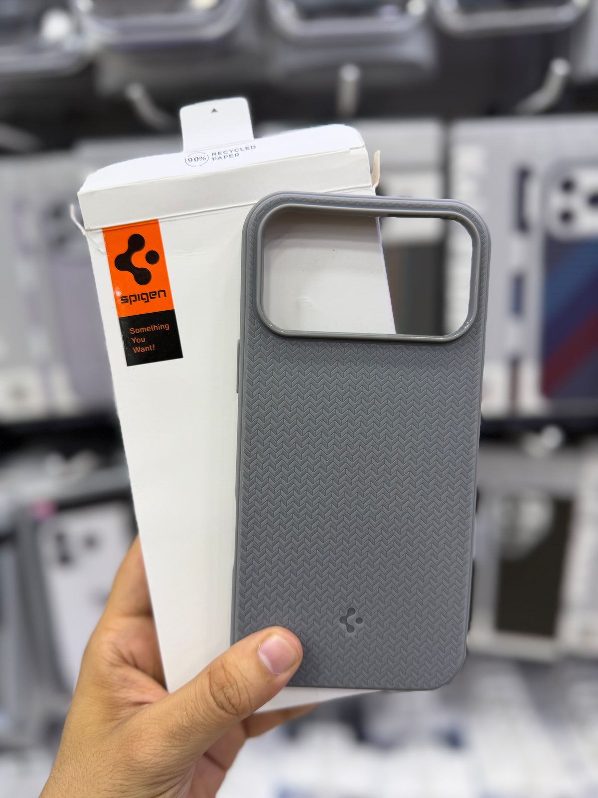 Spigen Mag Armor MagSafe Case - 18 Pro Max/17 Pro Max