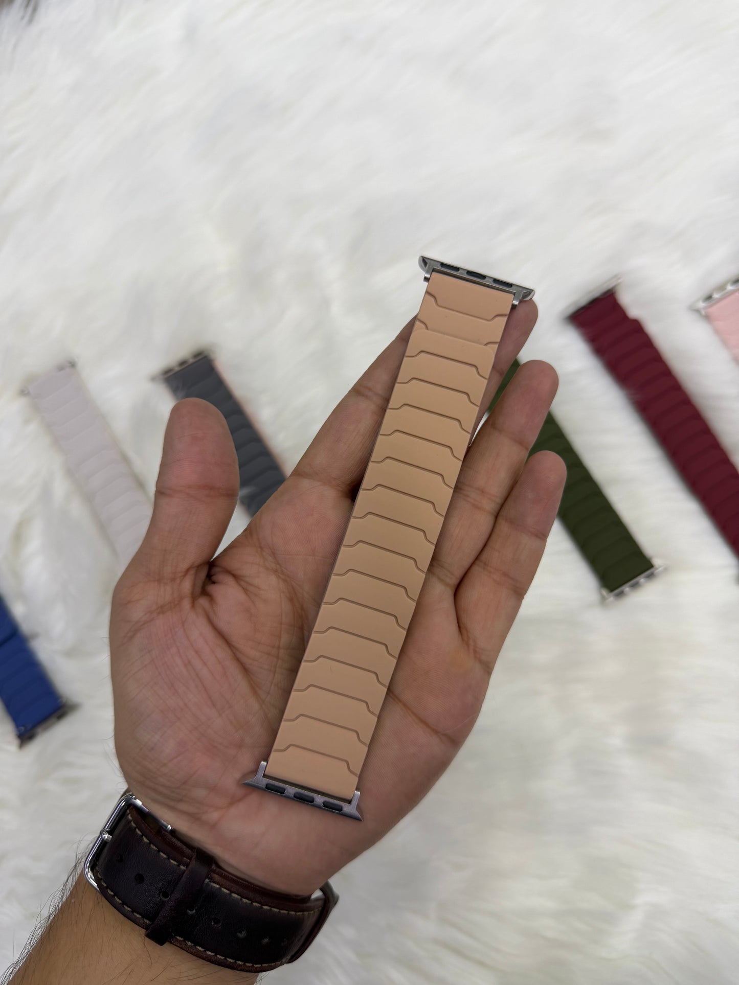 Silicone Magnetic Loop Strap - 38mm to 49mm