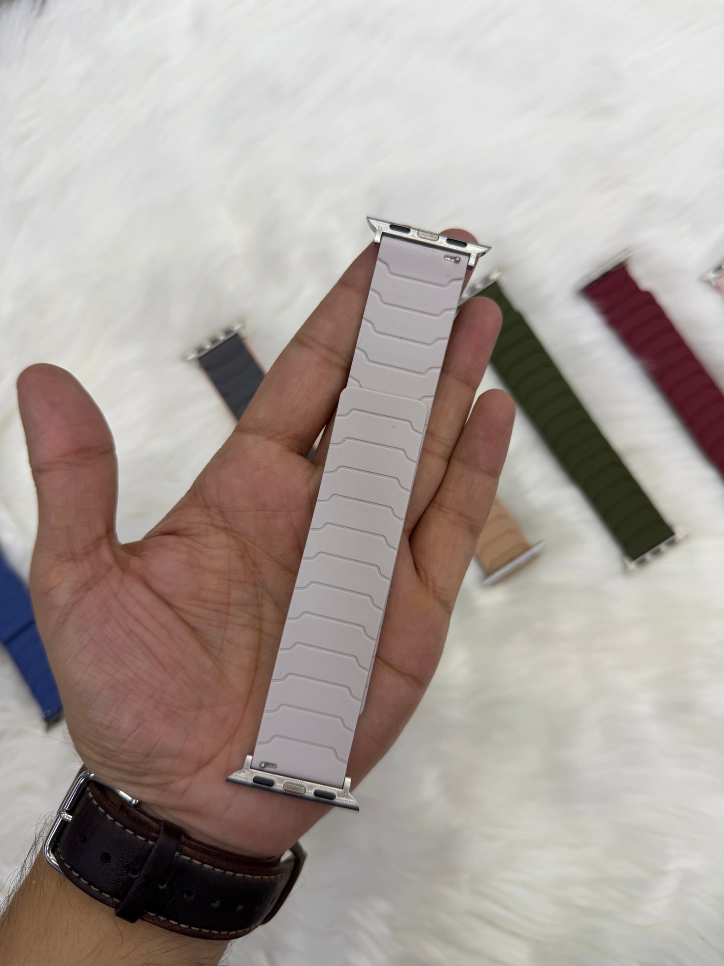 Silicone Magnetic Loop Strap - 38mm to 49mm