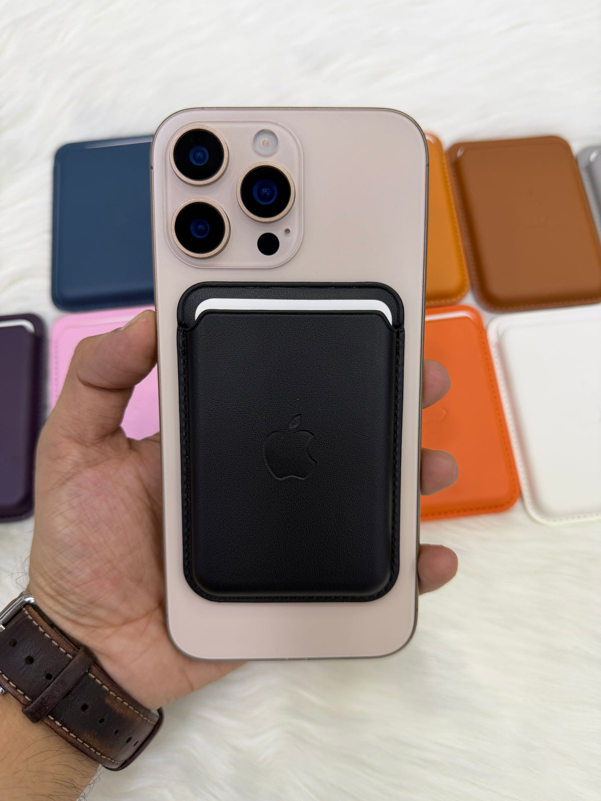 Apple Leather MagSafe Wallet With Animation
