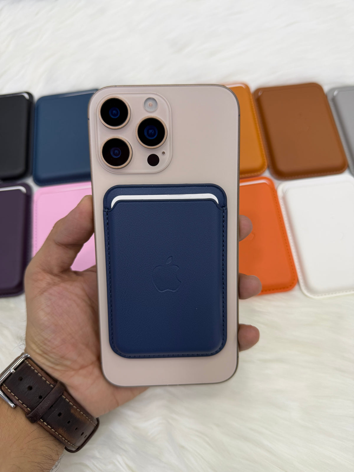 Apple Leather MagSafe Wallet With Animation