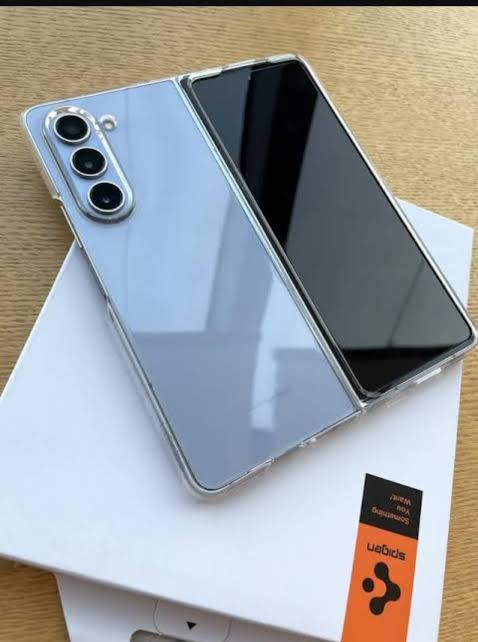 Spigen Clear Case - Fold 7